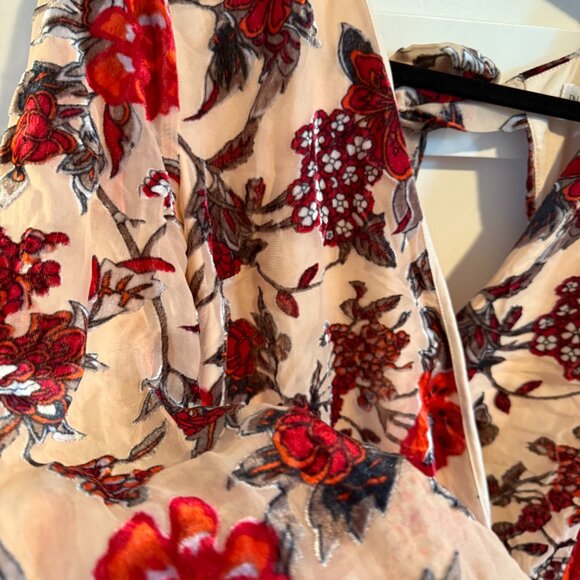 MEGGAN GRUBB NUDE FLORAL DEVORÉ WRAP FRONT TIE BACK BODYSUIT Size 6 - Picture 5 of 8